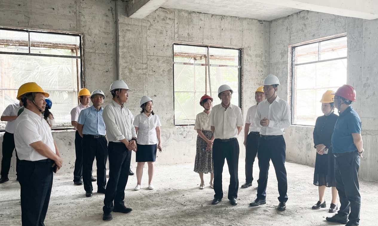 广药集团领导一行到白云山永利yl23455制药开展生产经营调研
